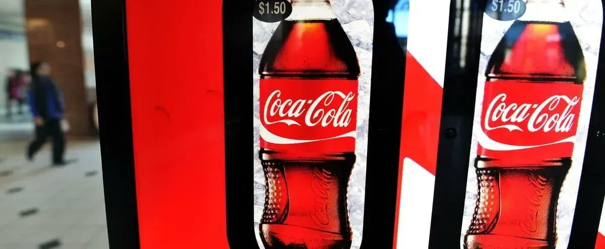 #IA 🤖«Goût du futur»: Coca-Cola lance une boisson gazeuse... générée par intelligence artificielle 

buff.ly/3P9EiIw