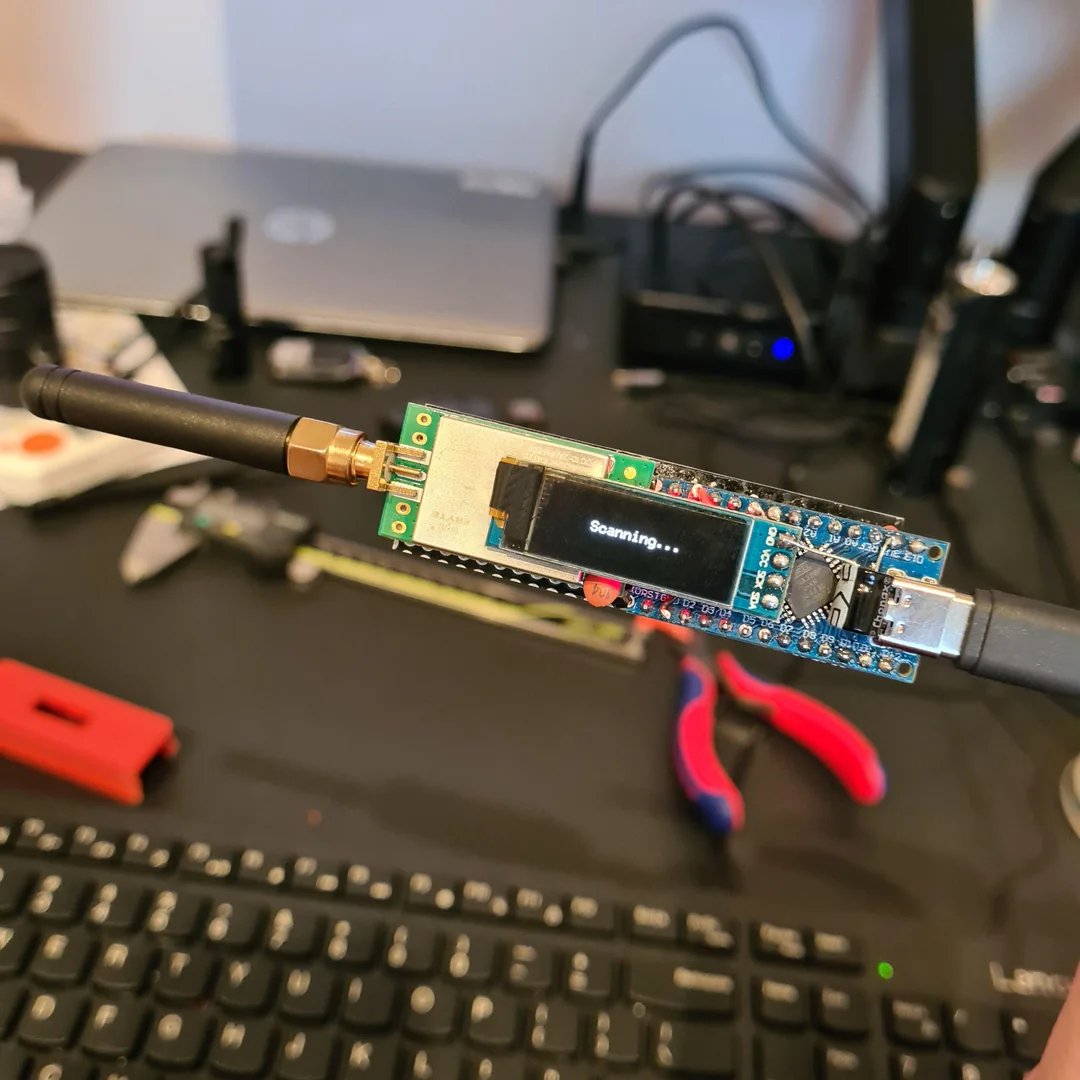 giammaiot2's tweet photo. Mouse Jacker. Another Flipper Zero inspired project by RJ01988
https://t.co/x2bWcmECwI
...using a NRF24 it scans for vulnerable devices then sends a ducky script once it has found one.
https://t.co/NfRZa0jLqC
#SoftwareDefinedRadio #SDR
#FlipperZero
#MouseJacker #NRF24 https://t.co/Pd0Ceccyro