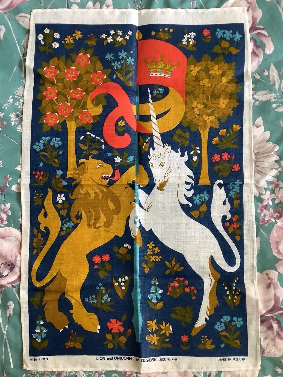 WatsonsVintage's tweet photo. Use code GET5 to receive £5 off this ORIGINAL Vintage Linen Tea Towel THIS WEEKEND ONLY in our #etsyshop A WONDERFUL opportunity to grab a bargain or two! https://t.co/k784g2oaqx #VintageLinen #CollectableLinen https://t.co/hBUiINv0y0