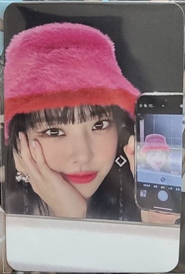 vivigraphy's tweet photo. i need this photocard.... https://t.co/CVInfaAKTn