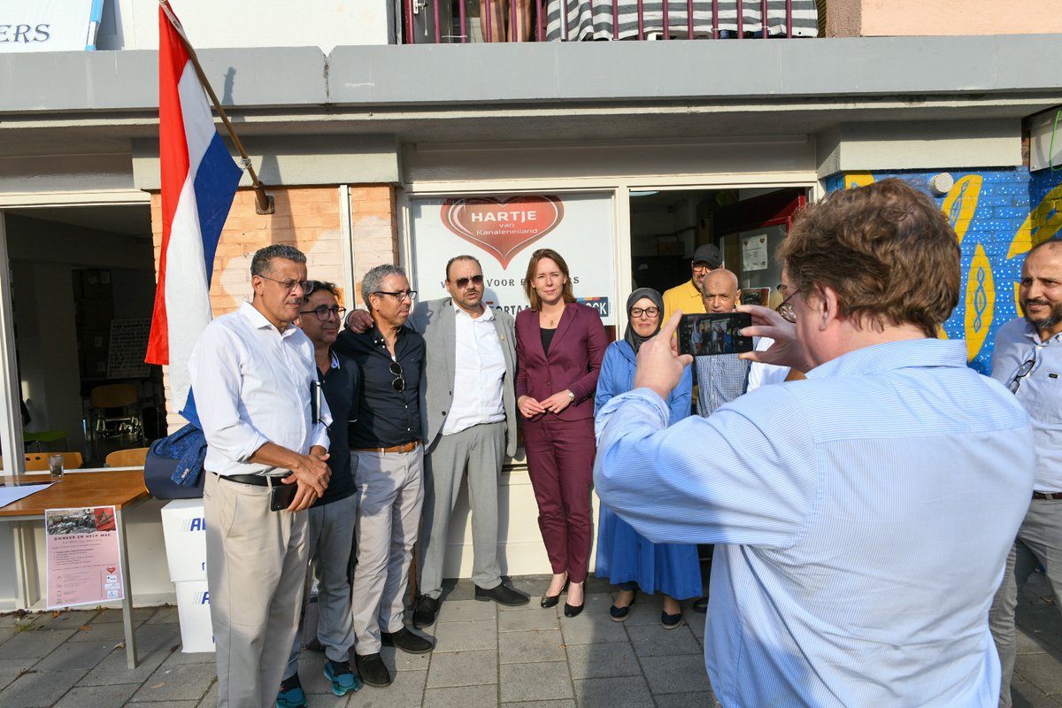 Het is verschrikkelijk om te zien hoeveel leed en verwoesting de aardbeving in #Marokko heeft aangericht. Ook veel Marokkaanse Nederlanders zijn diep geraakt, zoals de mensen die ik gisteren sprak bij buurthuis 'Hartje van Kanaleneiland' in Utrecht. 1/2