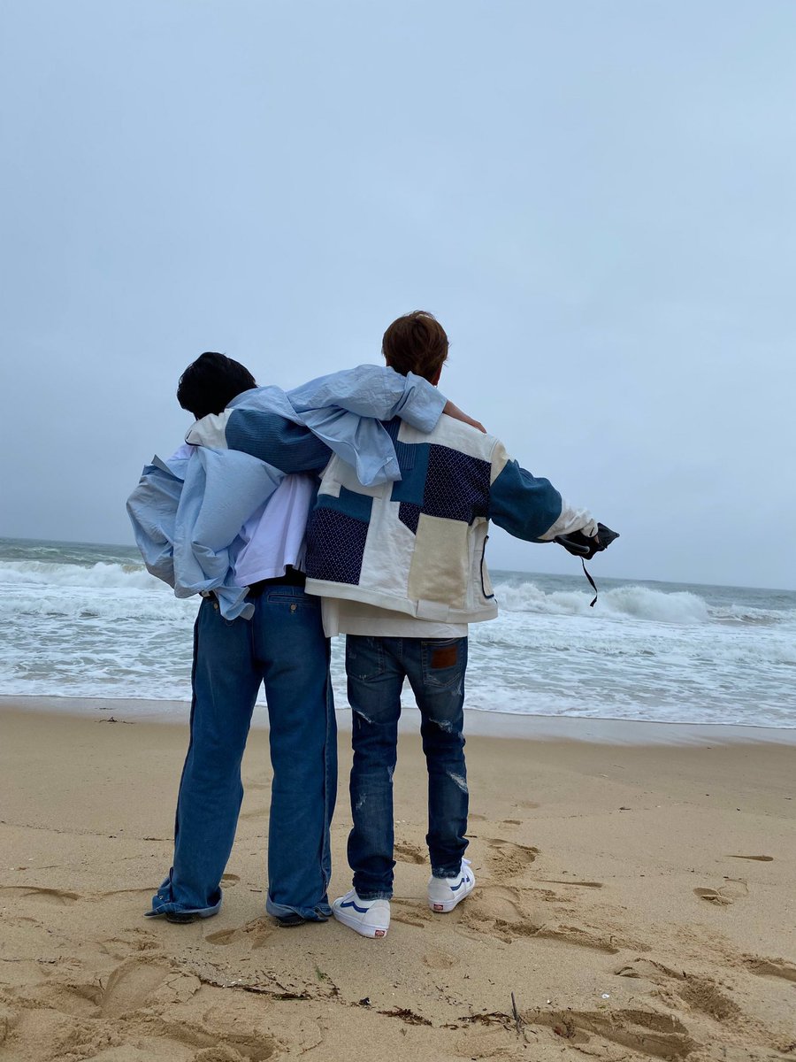 JunbobMoments's tweet photo. 📍 Junhoe Weverse, 210705
🎬 iKON's TYPE : One Summer Night 

#JUNBOB #BOBBY #JUNHOE #BOBJUN https://t.co/K1UtYDvXVD
