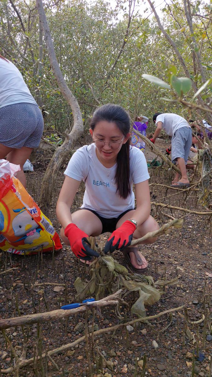 PonceLharz's tweet photo. We collected 20kg of plastic waste 🙂🙌.
Happy WORLD CLEAN UP DAY! 🤲🌏 @LetsDoItWorld @beach_token
#WorldCleanUpDay
#LetsDoItWorld 
Click link below to view more of our environmental activities.🙂
https://t.co/1PjGWcbLHJ https://t.co/HyBySPhQe3
