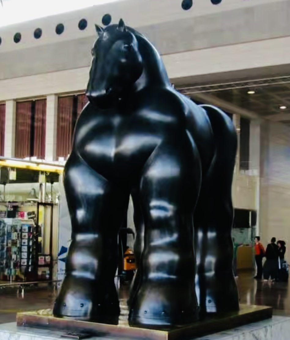 Hoy, deseo honrar el legado artístico que ha dejado el artista colombiano “Fernando Botero”,  maestro en la representación de la voluptuosidad y la exuberancia. Barcelona, en particular, tiene  dos obras "El Gato del Raval" y "El Caballo  del antiguo terminal".