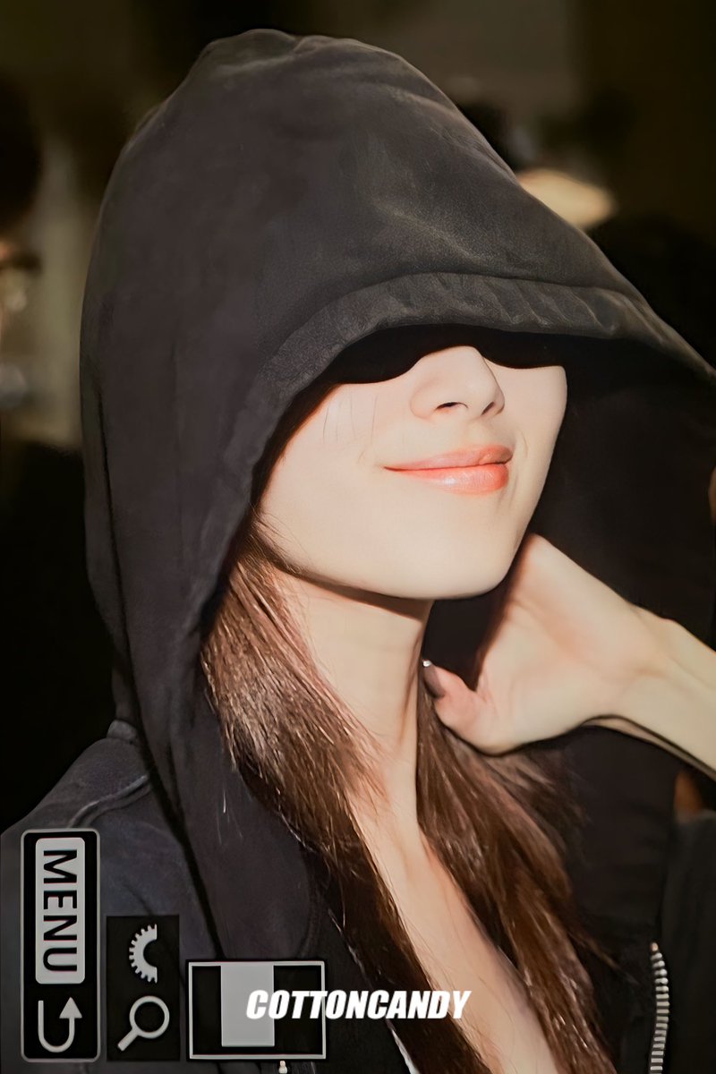 sanacottoncandy's tweet photo. 230916 pre.

후드 간지 𝙈𝙄𝘾𝙃𝙄𝙉 

#트와이스 #TWICE #사나 #SANA #とにかく可愛い湊崎 @JYPETWICE https://t.co/UcKMM2M86f