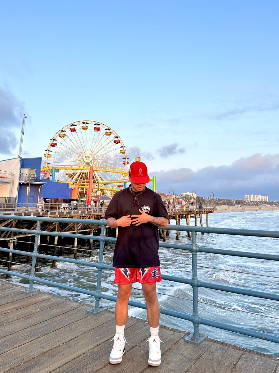 prncgndya's tweet photo. Santa Monica — https://t.co/gUBapd7NRU