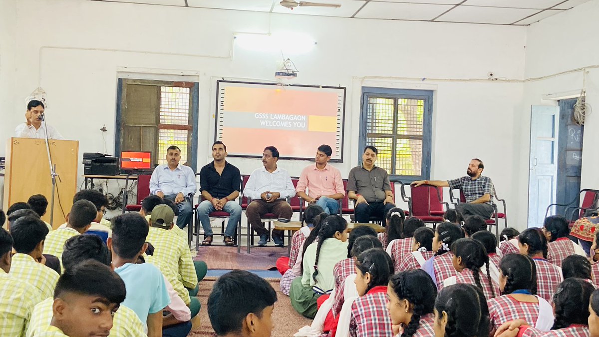 rvikas171's tweet photo. जय श्री राम🇮🇳🇮🇳
आज G.S.S. School लम्बागाँव में नशे के ऊपर बच्चों को जागरूक करने का मौक़ा मिला। 
इस कार्यक्रम के मुख्य अतिथि तहसीलदार अभिषेक भास्कर जी , तहसील कल्याण अधिकारी राकेश जी थे। #antidrugs #spkangra #lambagaon https://t.co/SOJXPjUmqq