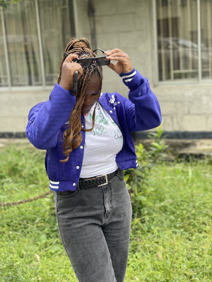 chi_di_nso's tweet photo. Finally... I'm done with all my homework😌... 
#signout
#pharmacyschool
#uniuyo 
#fyb https://t.co/4k7tbIoLxS