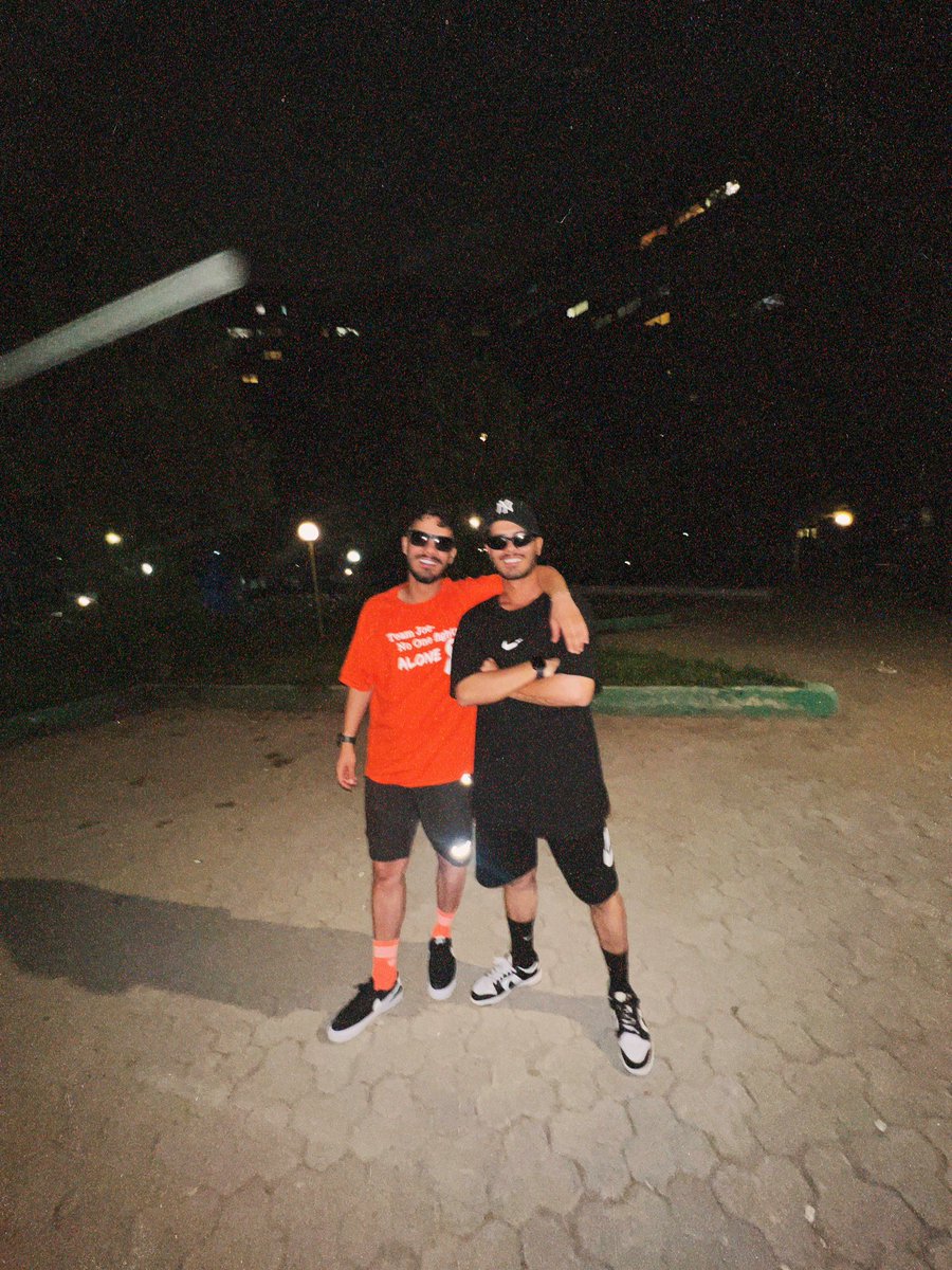 JavadKeshavarrz's tweet image. من سعی می‌کنم آدم خوبی باشم، ولی گاهی زبونم همکاری نمی‌کنه… 
اره خلاصه سخته