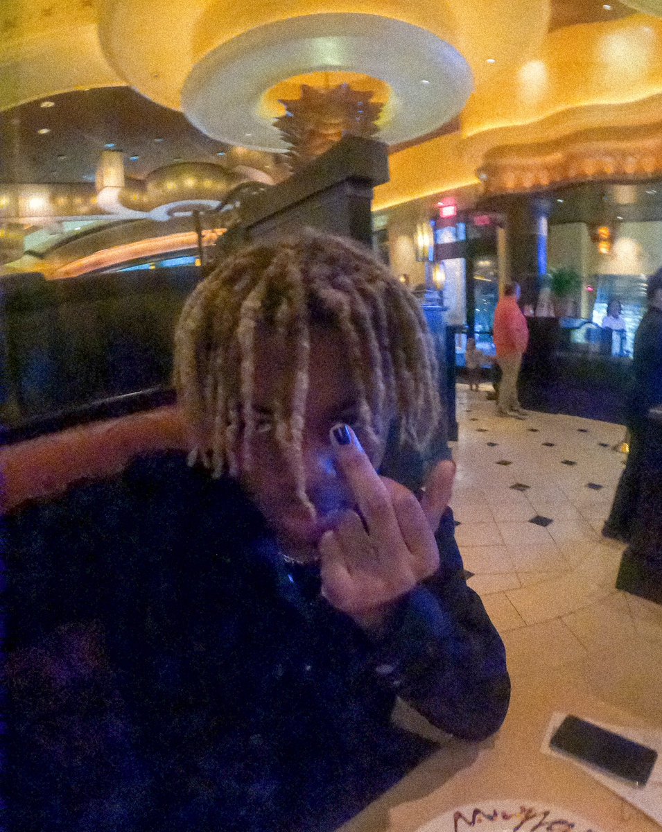 Monte_Playz's tweet photo. Era 🐝 https://t.co/zy72MwY38o