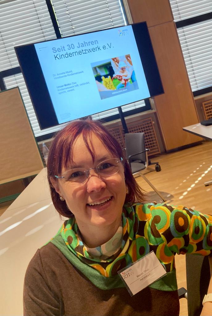 M_arenT_P's tweet photo. Auf in ein interessantes Wochenende mit dem @Kindernetzwerk1.
Wir @FAOD_Ratgeber freuen uns auf Vorträge, Workshops und Vernetzung mit anderen Betroffenen von chronischen &amp; #SelteneErkrankung|en

#FAOD #RareDisease #knw #Jubiläum https://t.co/h8lgIucKec