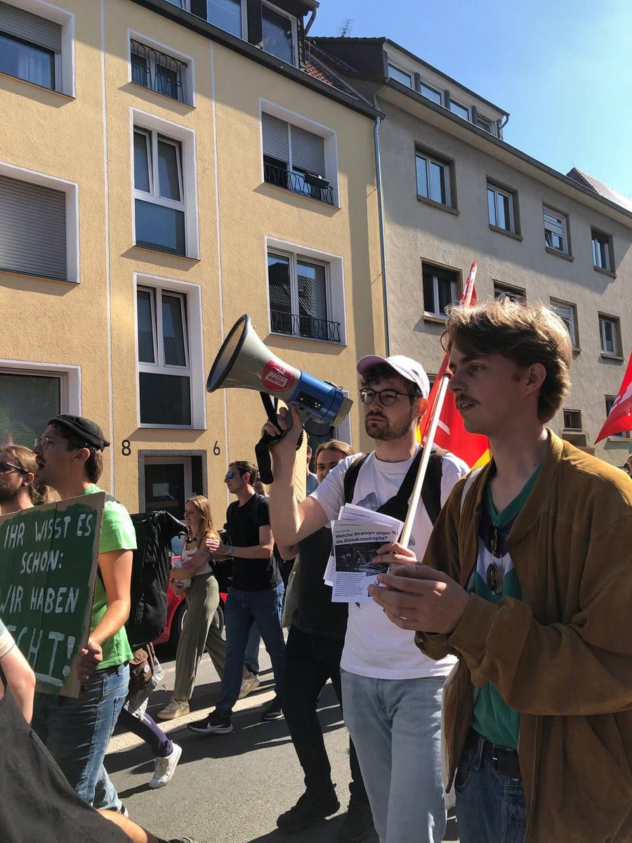 weltgewinnen's tweet photo. Globaler #Klimastreik in #Mรผnster !
#FFFSep15 #ClimateStrike https://t.co/UYs7ZaQUOq