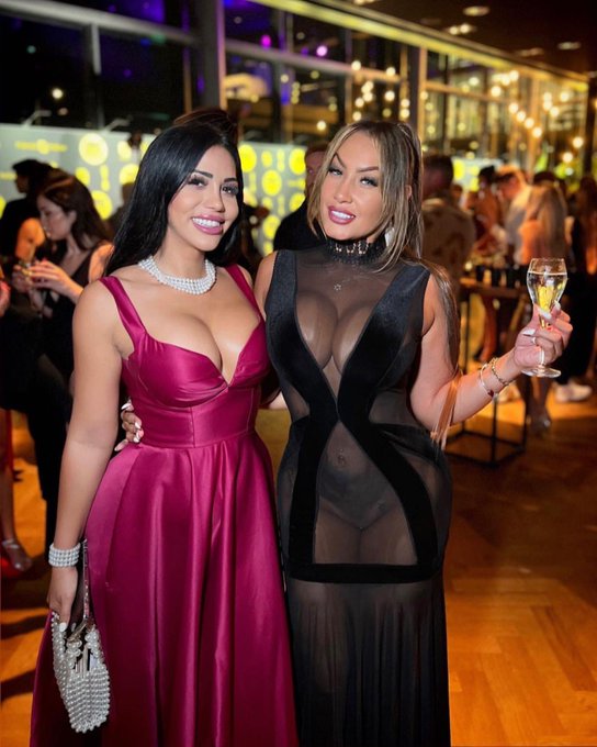 Amazing night at @XBIZ ❤️  @akaDaniDaniels  @martinasmeraldi  @ValeBiancoxx  @Lapaisitaofcial  @blondie_oficial<a class="tags" href="/tag/xbiz">@xbiz</a><a class="tags" href="/tag/akadanidaniels">@akadanidaniels</a><a class="tags" href="/tag/martinasmeraldi">@martinasmeraldi</a><a href="/tag/romirain"class="tags"><span>#romirain</span></a>