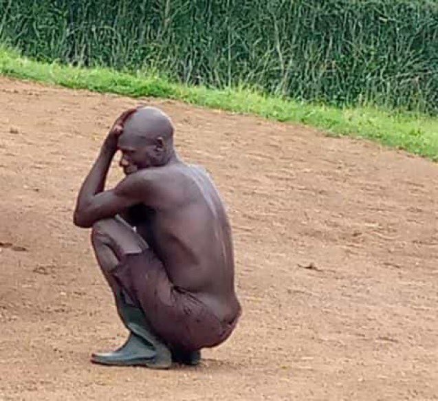 denni1_dennis's tweet photo. Nze ndi wano ninze tweet za #Girlswith expensive botiques.🤣🤣🤣😂
@AllanSseky https://t.co/eALMK6Uskg