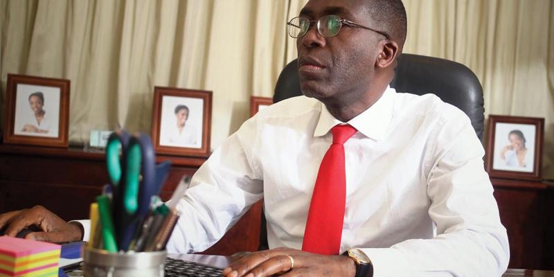 ebalemozindo's tweet image. Le 30/03/2022 : le sénateur @Mapon_Matata avait rejeté la jeep Hyundaï palissade Come cadeau du chef de l'État aux députés nationaux et sénateurs. 
Dans sa lettre @Mapon_Matata avait signifié au président du sénat que le 40 millions $ dépensé pour acheter ces jeeps pouvaient…