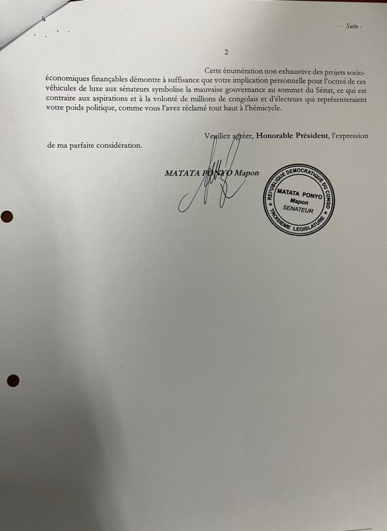 ebalemozindo's tweet image. Le 30/03/2022 : le sénateur @Mapon_Matata avait rejeté la jeep Hyundaï palissade Come cadeau du chef de l'État aux députés nationaux et sénateurs. 
Dans sa lettre @Mapon_Matata avait signifié au président du sénat que le 40 millions $ dépensé pour acheter ces jeeps pouvaient…