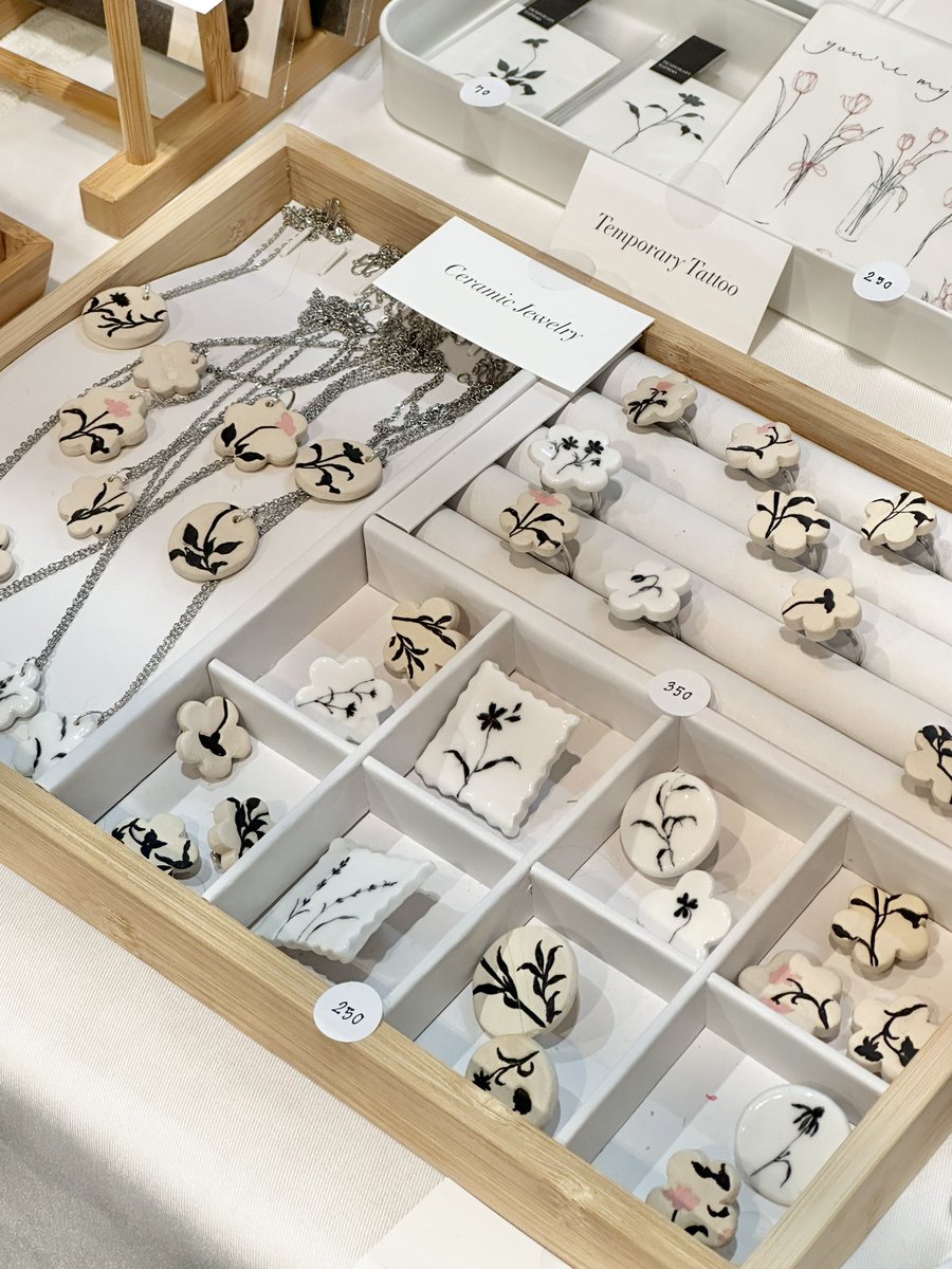 M / F — ✿ tweet media