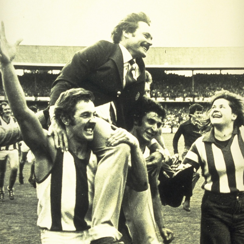 NMFCOfficial's tweet photo. A true legend of the game.

North Melbourne carries heavy hearts following the passing of football icon and the club’s first-ever premiership coach, Ron Barassi, earlier today 💙

Our deepest condolences go out to Ron's family and friends.

#Kangas