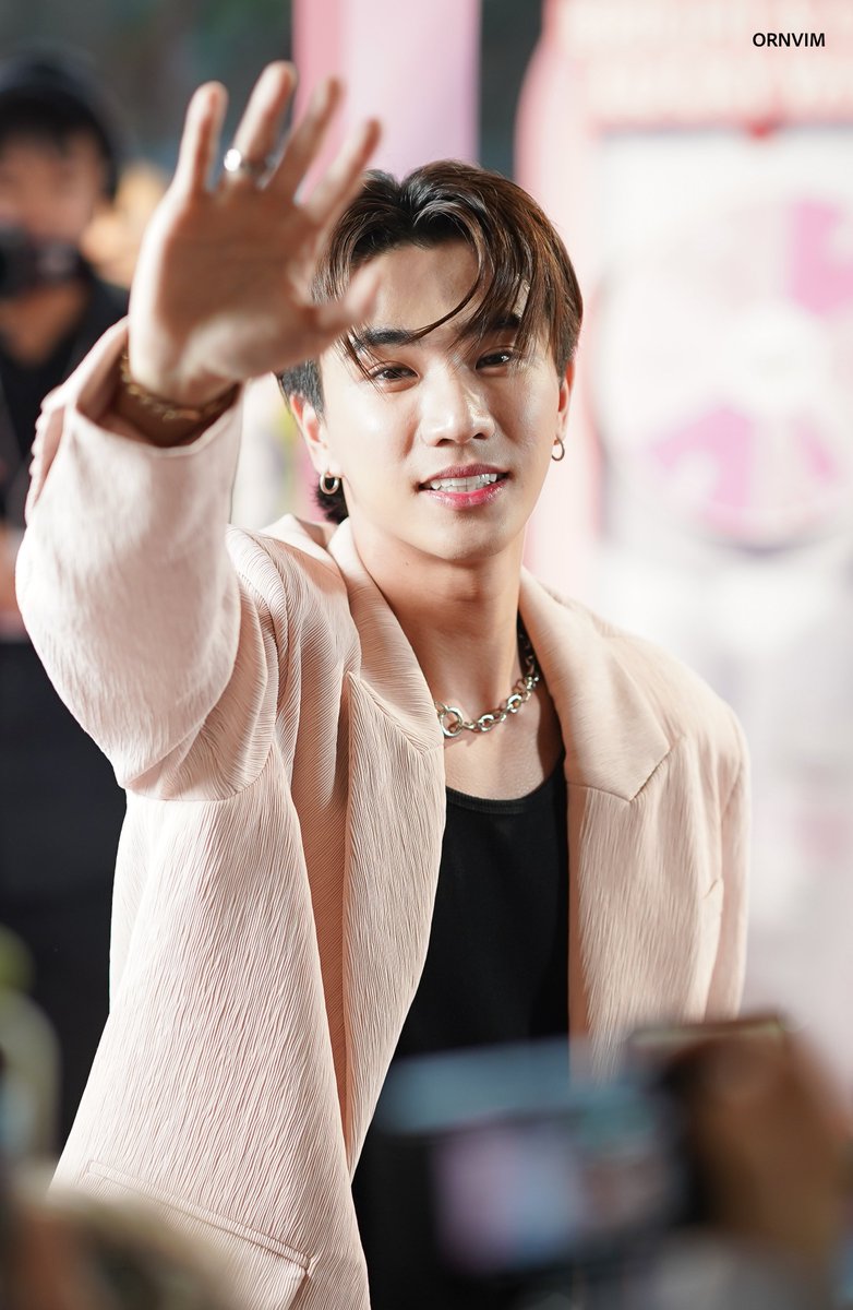 ornvim's tweet photo. เจอกันตอนเดินพรมจ้าาา 🫶🏻🫶🏻

#Mchoice2023
#PerthTanapon
#KDPPE https://t.co/e4azugDB1u
