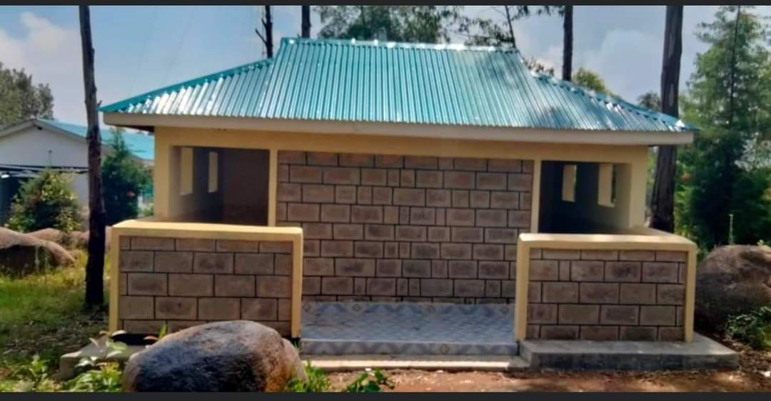 dickmaungu's tweet photo. The present and the past is like day and night. Hygiene is key for safety of our children in schools. Emmatsi Primary 6 door Sanitation Facility https://t.co/R3K8jkuhwX