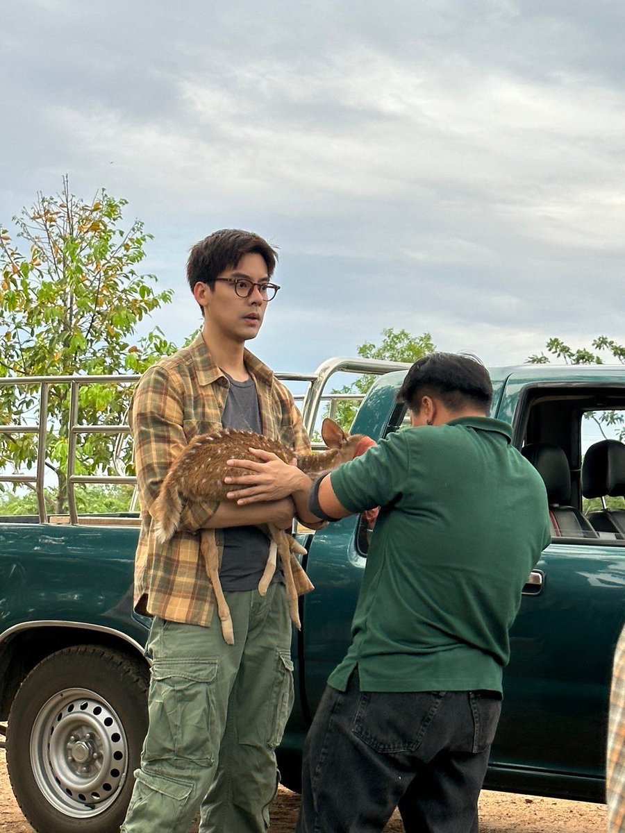 JaneanGroup's tweet image. กวางน้อยในอ้อมกอดของทิวเขา @tae_darvid #ทิวเขา #HelloHappy #สวัสดีความสุข #TaeDarvid