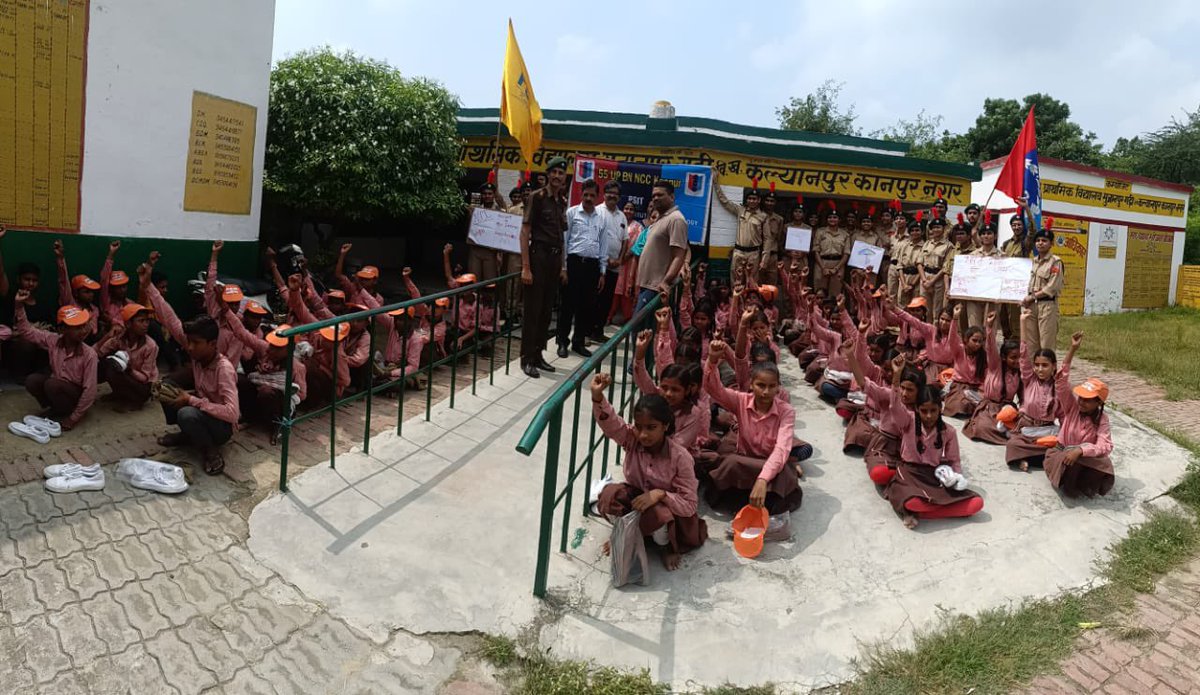nccpsit's tweet photo. *55 UP BN NCC Kanpur*
*PSIT*
*MISSION INDRADHANUSH 5.0*
Village: Bhailamau, Bhauti- Kanpur
Cadets Motivates students from Class 1-8, regarding Aims and Objectives of Mission Indradhanush as initiated by our PM Sir along with the need, advantages and future prospects .

#nccpsit https://t.co/WBK1prqMTW