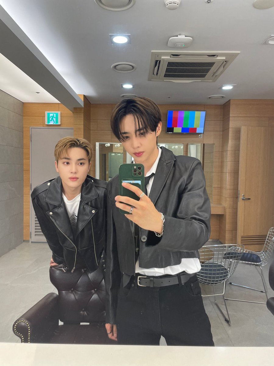 WE_THE_BOYZ's tweet photo. [주학년] 음악중심 감사합니다❤️ https://t.co/veAiJKN5A0