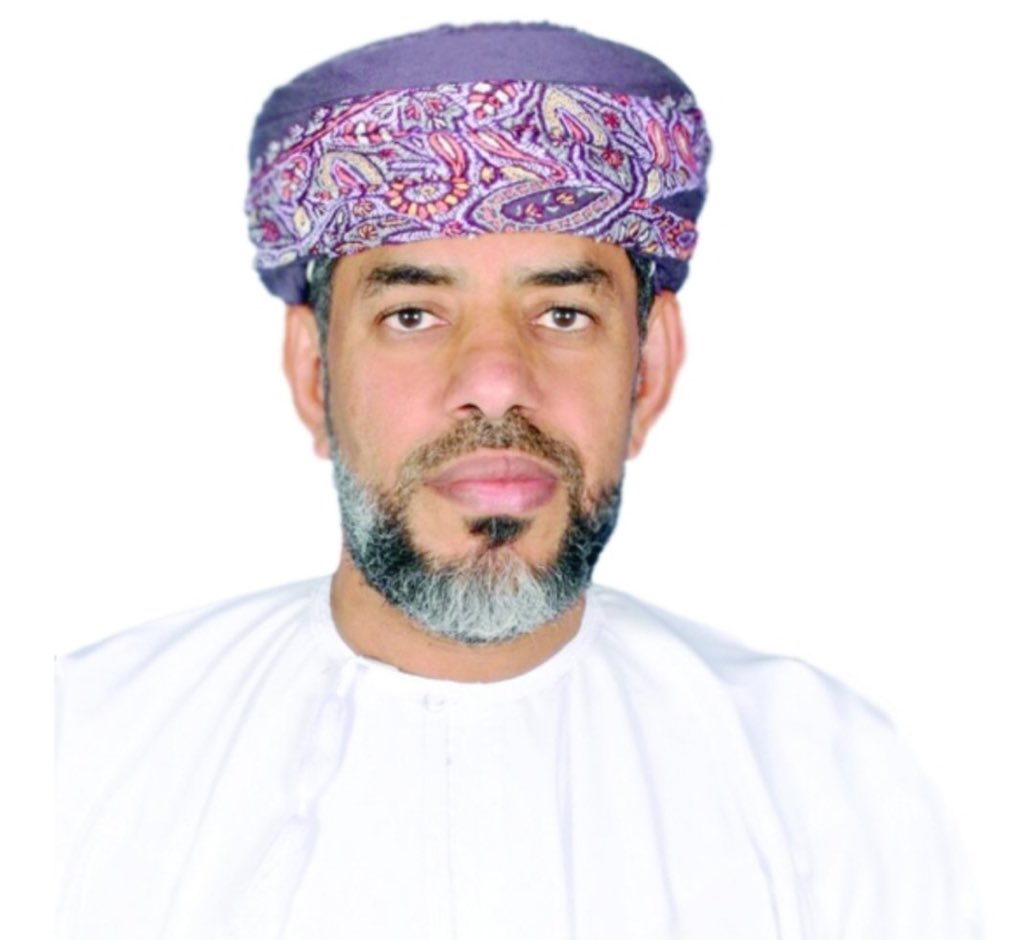 almarsd_news's tweet photo. الكاتب والصحفي علي الراشدي : ما دام المترشحين لمجلس الشورى هدفهم خدمة وطنية ، فاقترح إلغاء المكافأة الشهرية 2500 ر.ع ..

وفي اثناء عقد الجلسات يحجز لهم على حساب المجلس بفندق قصر البستان القريب من المجلس مع ثلاث وجبات يومية.

بهذا المقترح سوف توفر الموازنة ملايين الريالات سنويا، وفي نفس الوقت نحقق رغبة المترشحين في خدمة عمان بدون مقابل.