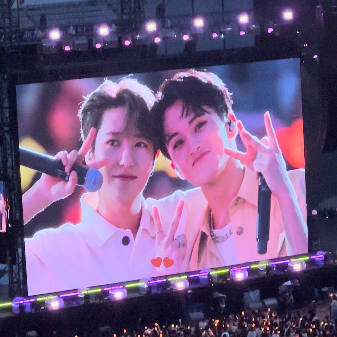 2zzang82's tweet photo. 230916 NCT NATION 도쿄

Know now 
마크 런쥔 엔딩 😻

#MARK #마크
#RENJUN #런쥔
#NCT_NATION
#NCT_NATION_ToTheWorld_TOKYO https://t.co/NTvXVuTyLd