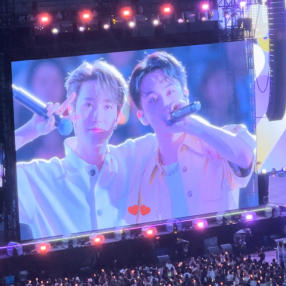 2zzang82's tweet photo. 230916 NCT NATION 도쿄

Know now 
마크 런쥔 엔딩 😻

#MARK #마크
#RENJUN #런쥔
#NCT_NATION
#NCT_NATION_ToTheWorld_TOKYO https://t.co/NTvXVuTyLd