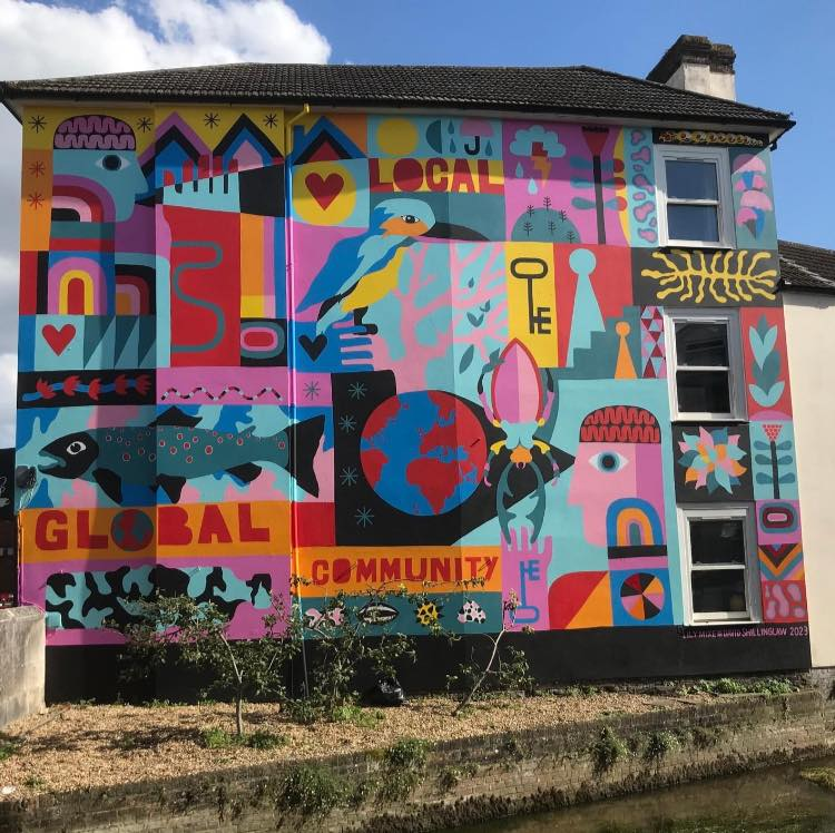 journalupdate's tweet image. The mural on Fisherton Street is finally finished... what do you think?