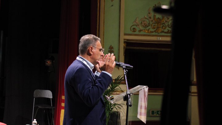 "Se l’#azienda si compone di tanti elementi demotivati qual è la sua #performance a lungo termine? 
Bisogna trovare l’equilibrio tra esigenze aziendali e individuali, come una canoa dove tanti membri devono remare insieme. Maurizio Giuli di Simonelli Group 

#OFF23