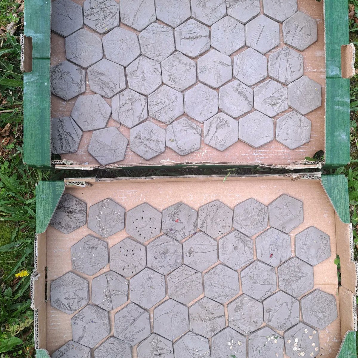 CreativeClayFor's tweet image. The first image is the outside clay installation based on dandelion seed heads made last year at Milborne first school. The other images are pupils tiles that will be fired, coloured and mounted in the entrance.  Samples in image 4
#nsead #dasp @TeachMeetDASP @NSEAD1