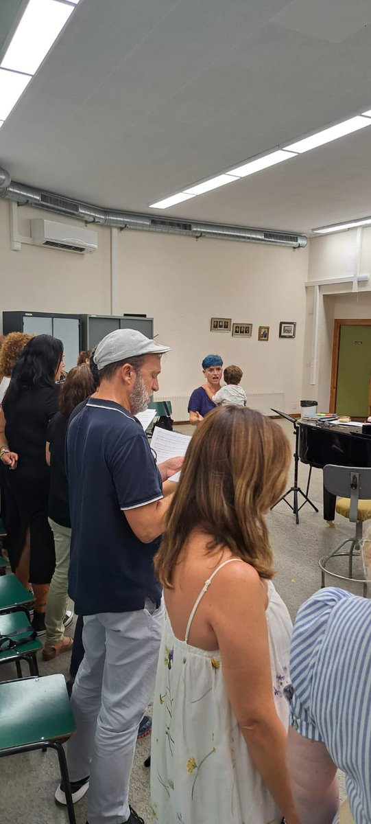 admurm_'s tweet photo. El Coro de Profesores de la Región de Murcia #coroprofesmurcia retoma su actividad con nuevos  proyectos para 23/24. Si eres profe de cualquier asignatura y quieres disfrutar con nosotros ponte en contacto en https://t.co/qR5sb4l1v4 @Educarm @coaemcoaem https://t.co/TbVjsZ3pXq