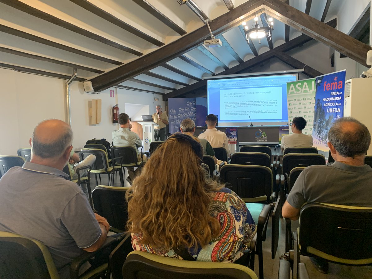 HIDROLIVAR's tweet photo. Presentados los primeros resultados del GO @HIDROLIVAR  en las VIII JORNADAS "OLIVAR Y ACEITE DE OLIVA" de #Úbeda #Jaén en colaboración con @asajajaen 
Avanzamos en medidas de corrección de #cárcavas en olivar de montaña y en una #app para el establecimiento de #medidascolectivas https://t.co/LVFsSqycNK