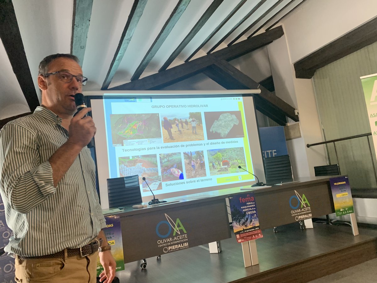 HIDROLIVAR's tweet photo. Presentados los primeros resultados del GO @HIDROLIVAR  en las VIII JORNADAS "OLIVAR Y ACEITE DE OLIVA" de #Úbeda #Jaén en colaboración con @asajajaen 
Avanzamos en medidas de corrección de #cárcavas en olivar de montaña y en una #app para el establecimiento de #medidascolectivas https://t.co/LVFsSqycNK