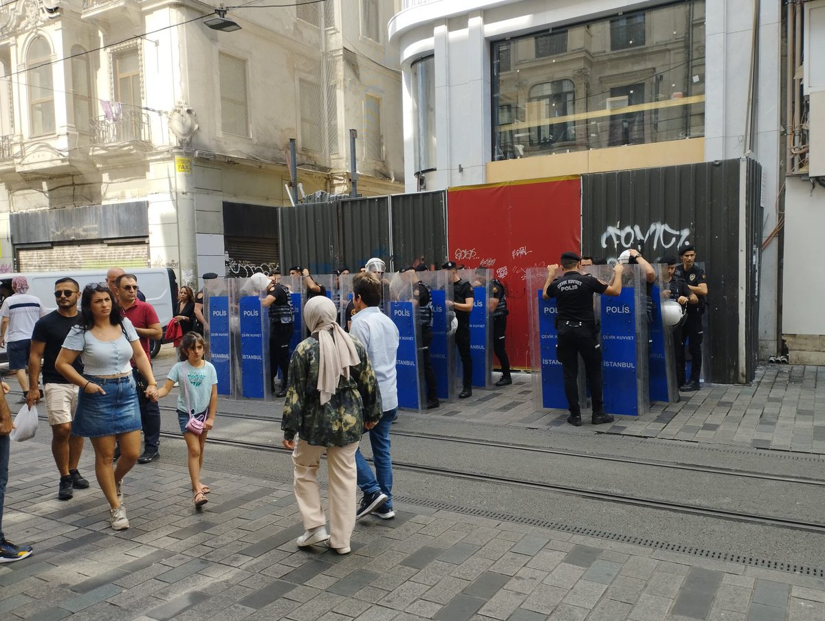 AYM kararı bu hafta da uygulanması ve Cumartes insanları gözaltına alındı. <a href="/gergerfirat/">Gerger Fırat Gazetesi</a> #CumartesiAnneleri964Hafta