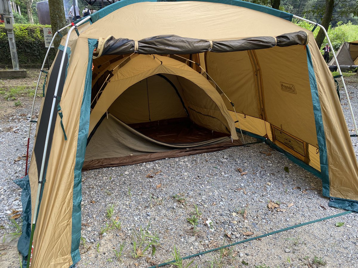 コールマンのタフスクリーンタープ400の中にDODのわがやのテントを