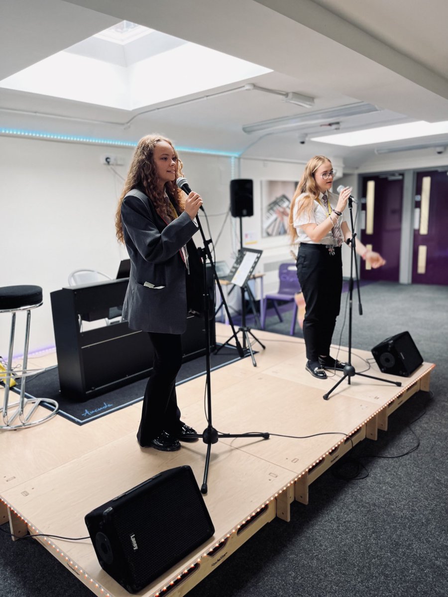 The noise you hear around the building is our talented musicians. Come up and say hello. Welcome Year 6 students to ⁦@MoretonSchool⁩