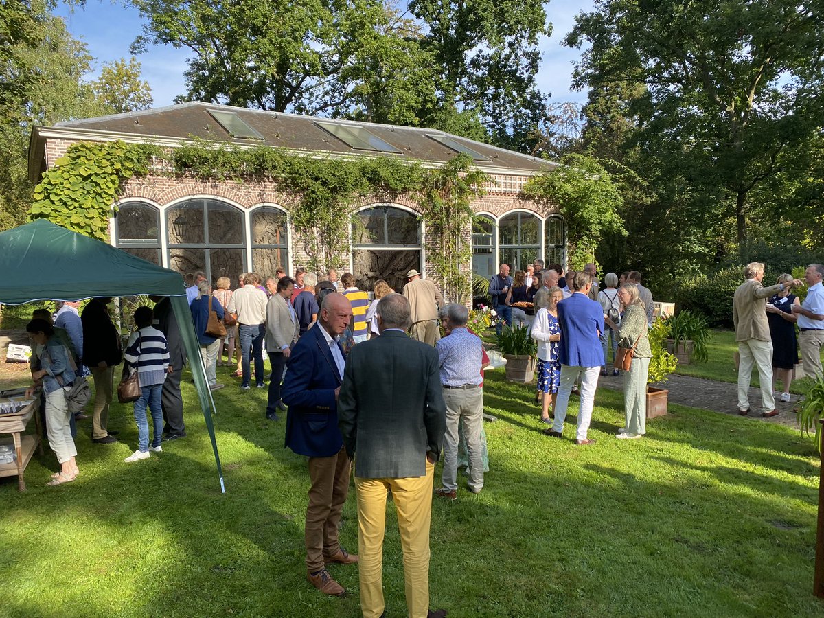 Vandaag ‘landelijke dag’ vanuit <a href="/De_FPG/">FPG</a> (Federate Particulier Grondbezit), in <a href="/provzeeland/">Provincie Zeeland</a> ,op ‘buitenplaats Zeeduin’ in Oostkapelle.
Interessante lezingen door oa Toine Poppelaars - dijkgraaf van <a href="/waterschap/">Scheldestromen</a> (Scheldestromen) en Jan Kees Lantsheer (Zeeduin).