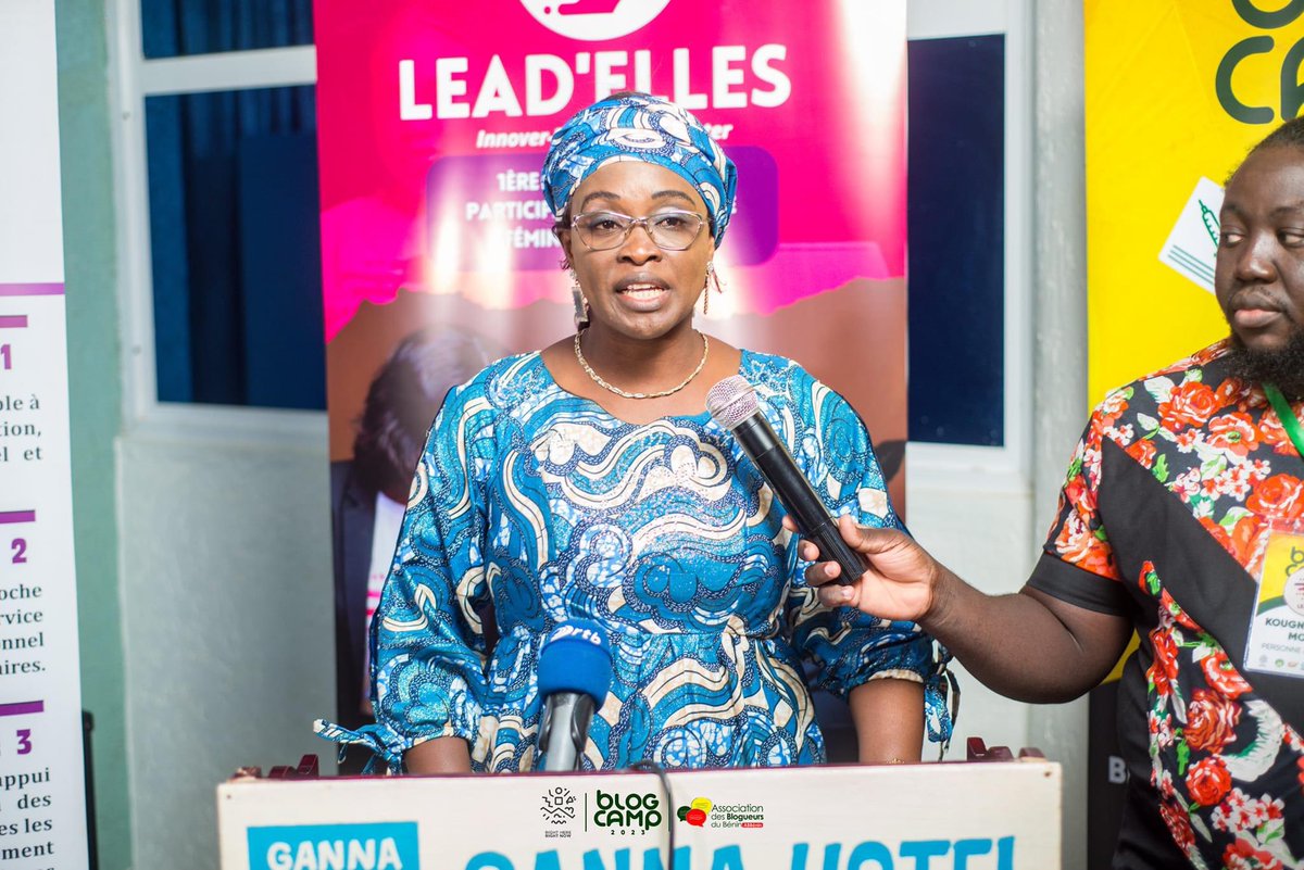 AloakinnouB's tweet image. « Blogger pour le changement »Notre magazine est en ligne avec du contenu et des initiatives extraordinaires. Je suis fière de voir sa version imprimée en main.
Explorez : leadelles.com .
Merci @AFD_France @CFImedias 
#LeadElles #ParticipationCitoyenne #BlogCamp2023