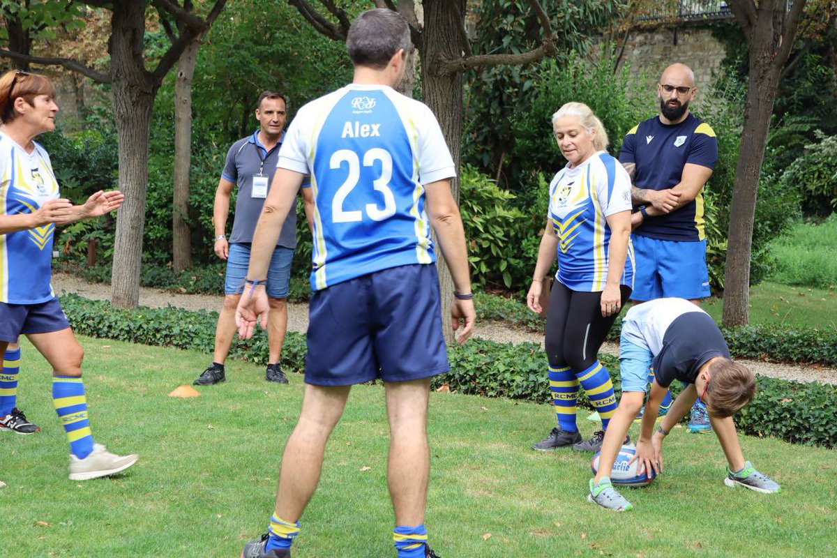 Merci chère <a href="/Elisabeth_Borne/">Élisabeth BORNE</a> d'avoir fait entrer le sport à <a href="/Matignon/">Matignon</a> pour ces #JournéesDuPatrimoine ! Tout un symbole en pleine Coupe du monde de rugby et dans cette route vers les Jeux 🤩

Le sport est l’un de nos plus beaux patrimoines. 

<a href="/RimaAbdulMalak/">Rima Abdul Malak</a>