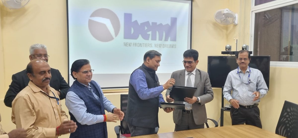 CMD_MIDHANI's tweet image. #AtmanirbharBharat
#indigenization
An MoU was signed between M/s MIDHANI and M/s BEML to explore the areas of cooperation, indigenisation and the future business opportunities. 
@giridhararamane 
@rashtrapatibhvn 
@dprohyd