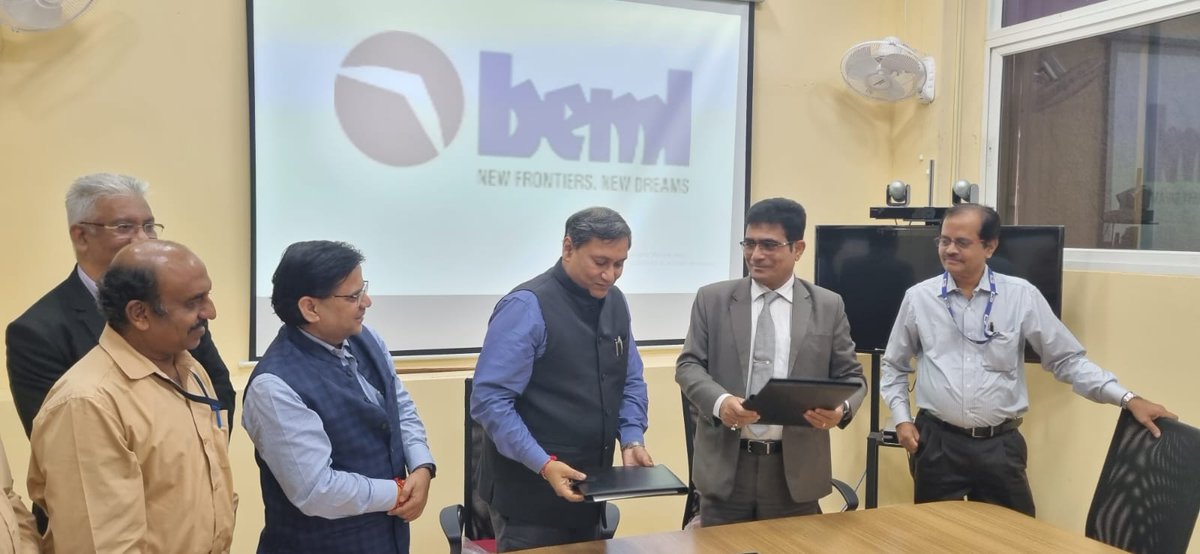 CMD_MIDHANI's tweet image. #AtmanirbharBharat
#indigenization
An MoU was signed between M/s MIDHANI and M/s BEML to explore the areas of cooperation, indigenisation and the future business opportunities. 
@giridhararamane 
@rashtrapatibhvn 
@dprohyd