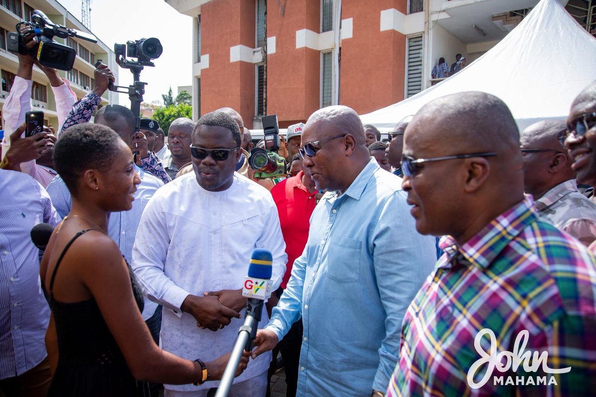 JDMahama's tweet photo. On Friday, I visited some registration centres in the Greater Accra Region, where I noticed that hundreds of young people were waiting in queues to be registered. It was clear that a significant number were registered through the guarantor system. 

If, in the future, we must use the Ghana Card as the sole identifier for registration, then the National Identification Authority must up its game not to disenfranchise millions of our citizens.

#TakeAction
#RegisterToVote2024 
#LetsBuildGhanaTogether 
#TheGhanaWeWant