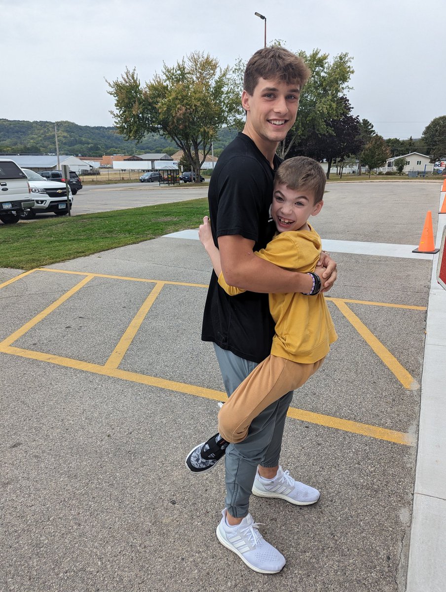 ecassellius's tweet photo. On Fridays, football players from Winona State University hang out with kids during recess and lunch. It's the best! After 2 weeks relationships are forming and so much joy is present! 
Thanks @WinonaState_FB 💜
We appreciate you! https://t.co/JefQ5B2nqQ