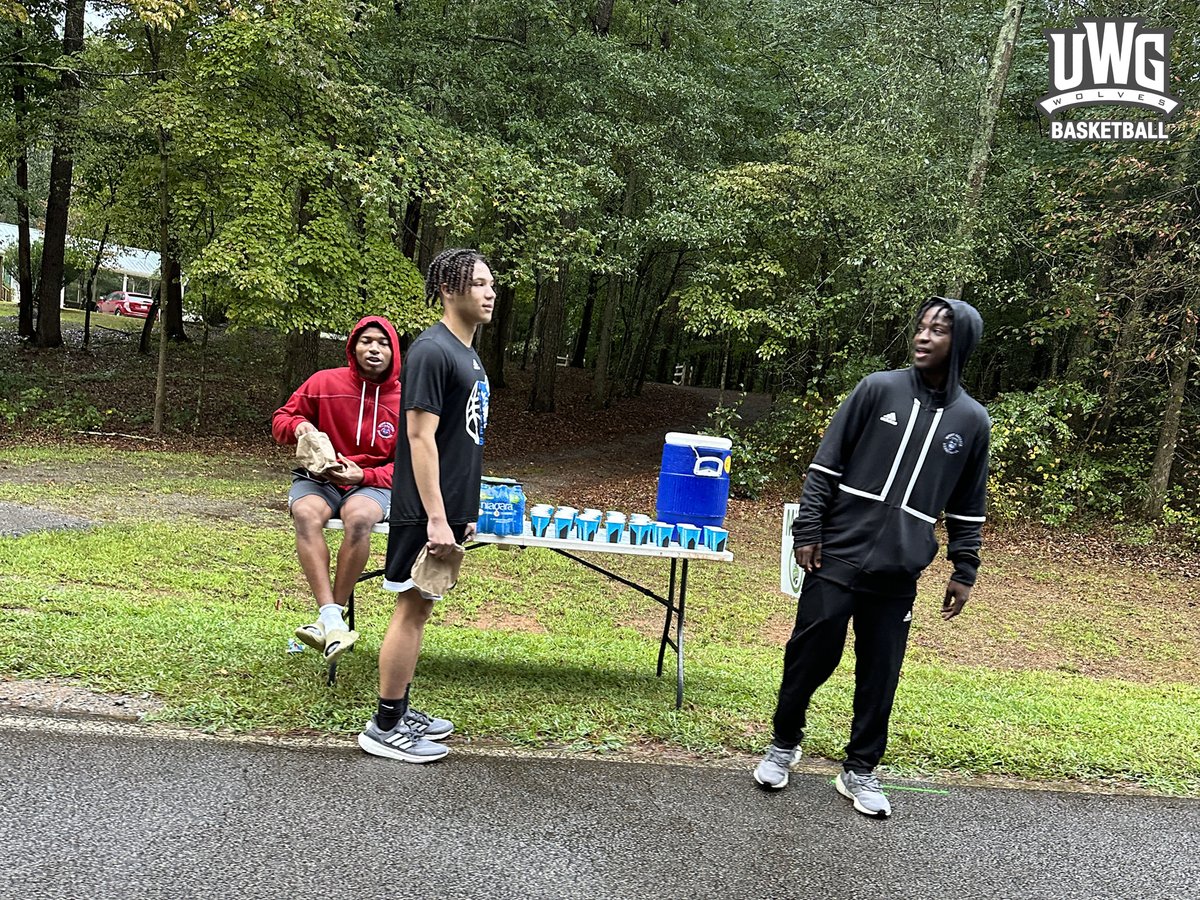 We had a great time doing some community service at the 12th Annual Roopville Hornets 5k!  <a href="/RESHornets/">Roopville Elementary</a> 

#WeRunTogether 🔵🔴