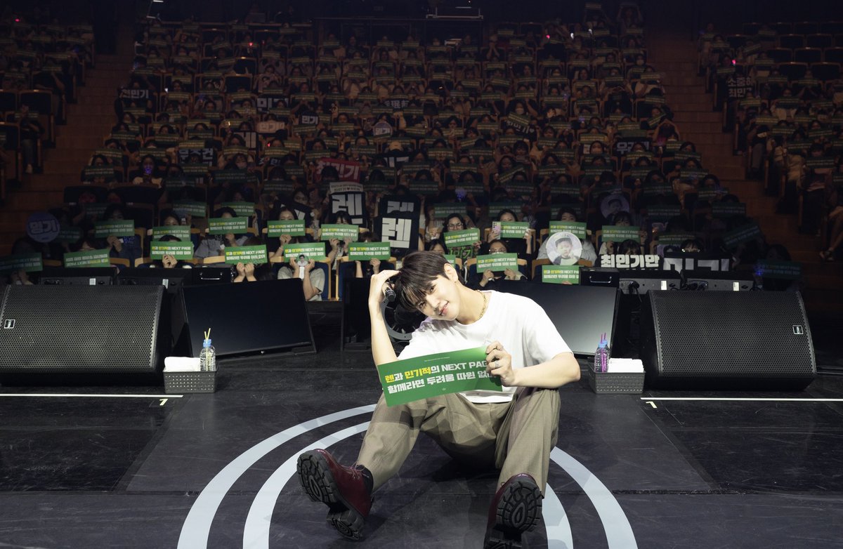 REN_BPM's tweet photo. [#렌] 📸

2023 REN FAN CONCERT [Ren’dezvous] in SEOUL 완료✨

우리 기적들 덕에 너무 행복한 시간이었어요🥰 와 줘서 고맙고 ���늘 밤은 민기 꿈 꾸기💚

#REN #최민기 #CHOIMINGI #Rendezvous https://t.co/lZkjQvjW0Y