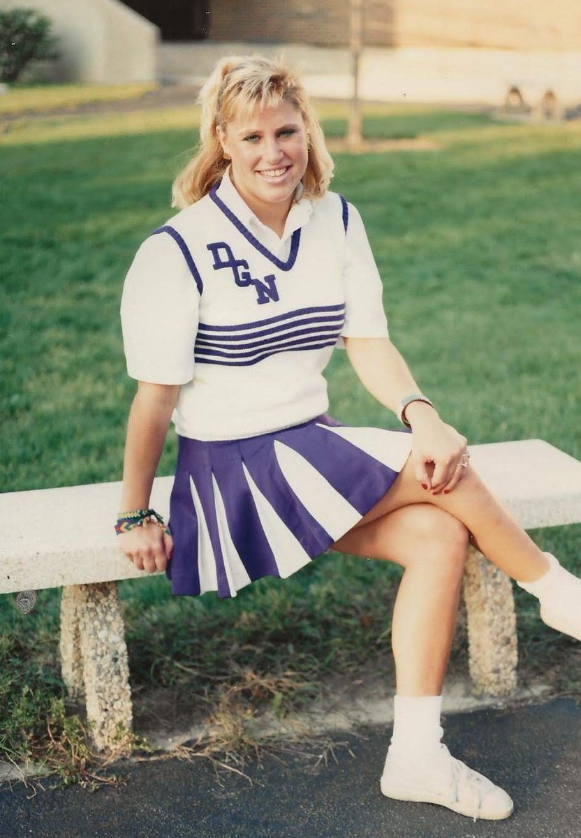 jenstephens70's tweet photo. Saturday morning flashback in honor of my highschool reunion tonight! 💜#classof1988 #onceatrojanalwaysatrojan https://t.co/4FjdHRV1tw