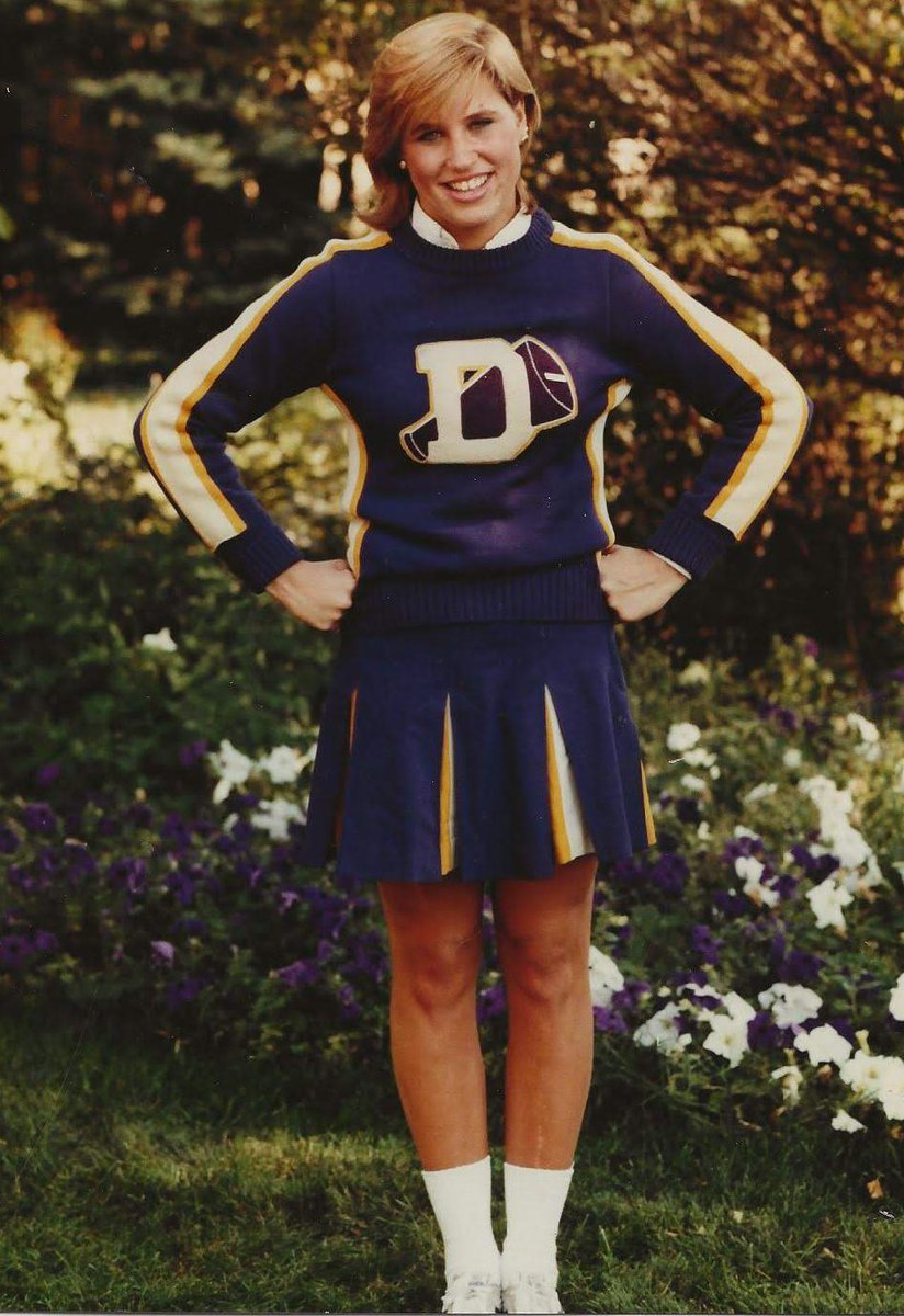 jenstephens70's tweet photo. Saturday morning flashback in honor of my highschool reunion tonight! 💜#classof1988 #onceatrojanalwaysatrojan https://t.co/4FjdHRV1tw